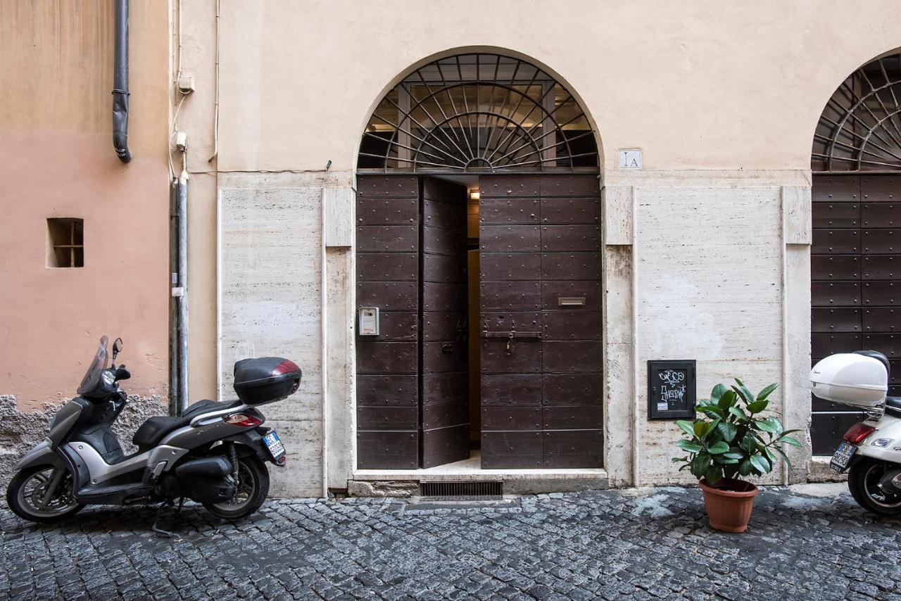 Holidays Teatro Pace Roma Eksteriør bilde